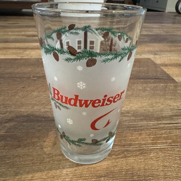 Budweiser HAPPY HOLIDAY Frosted Clydesdale & Wagon Beer Drinking Glass - Picture 1 of 6